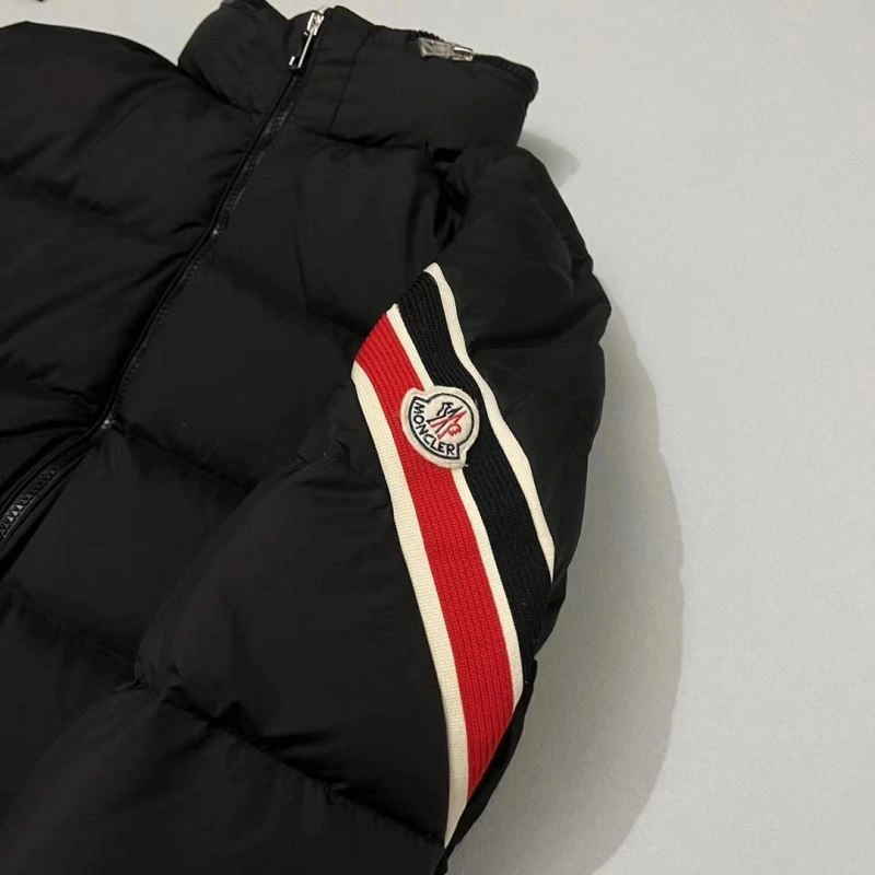 Moncler Down Jackets Classic 144438