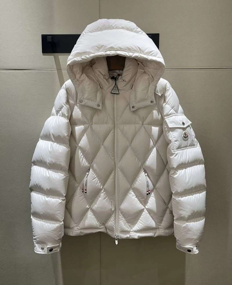 Moncler Down Jackets Resilient 144445