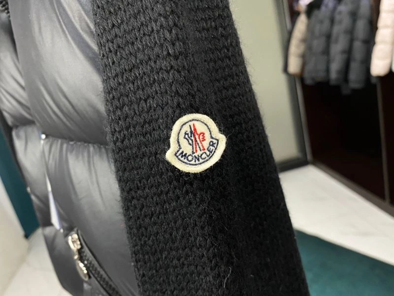 Moncler Down Jackets TravelReady 144457