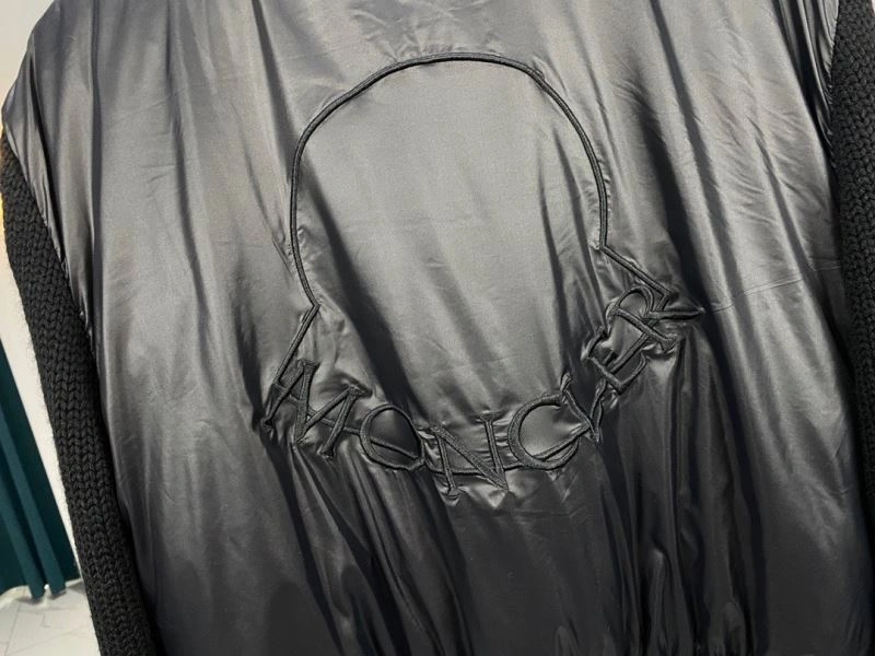 Moncler Down Jackets TravelReady 144457