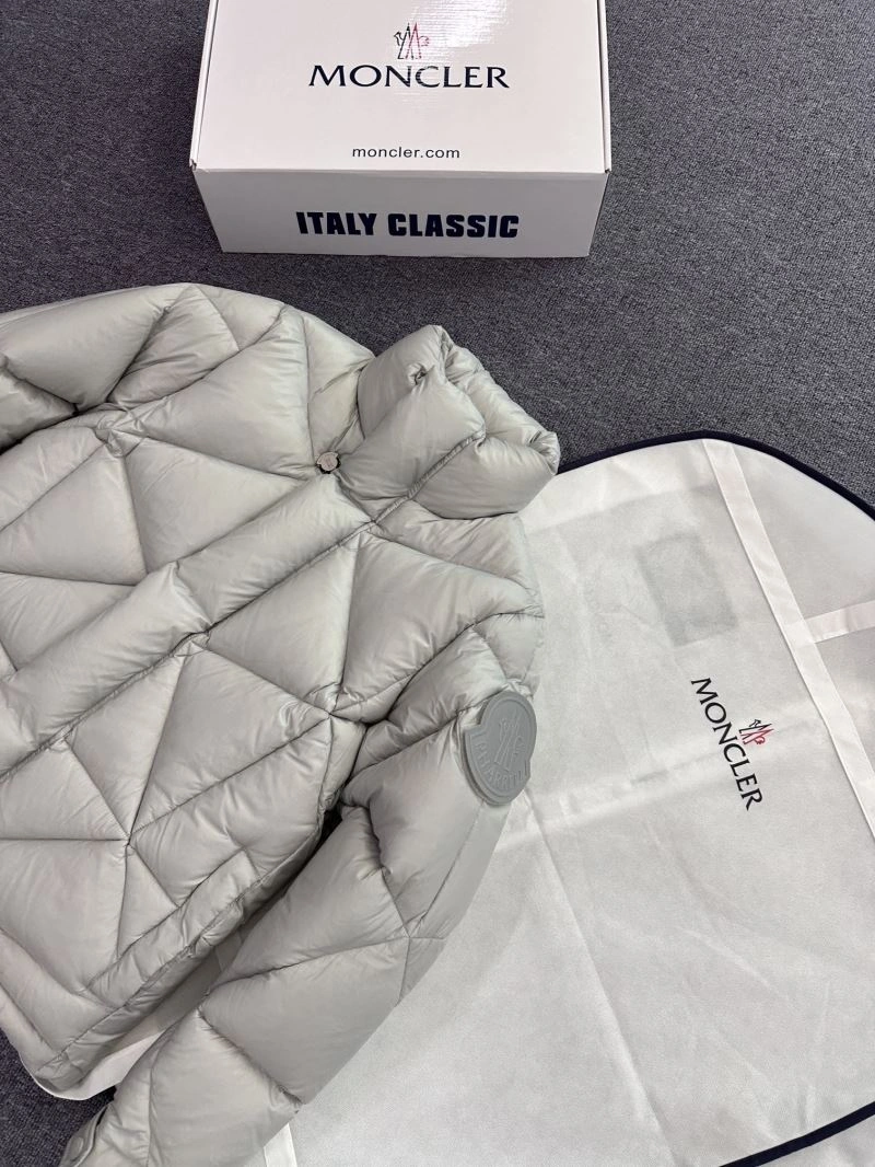 Affordable Moncler Down Jackets 144442