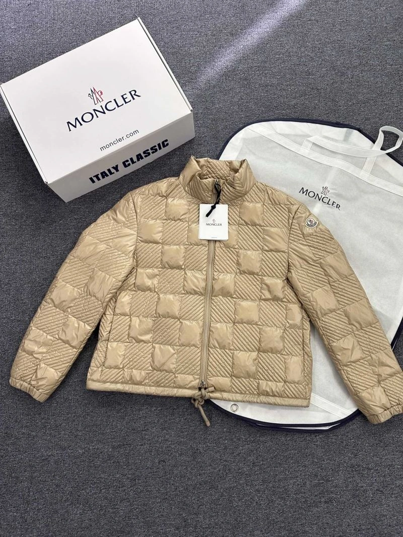 Moncler Down Jackets Functional 144426
