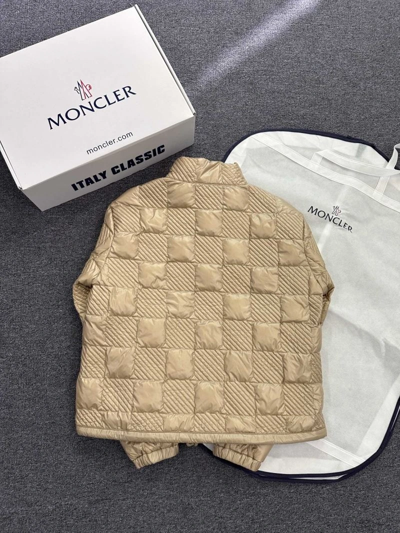 Moncler Down Jackets Functional 144426