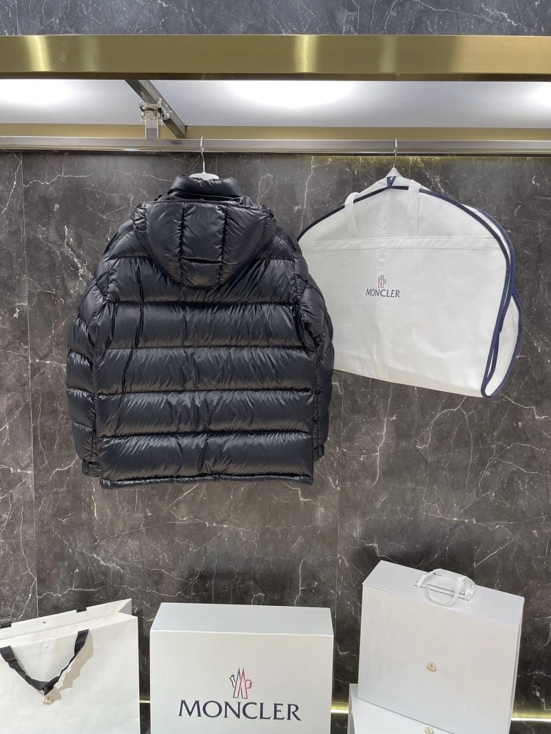 EyeCatching Moncler Down Jackets 144121