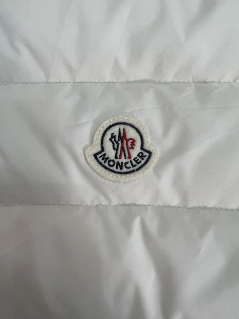 Moncler Down Jackets Durable 144111