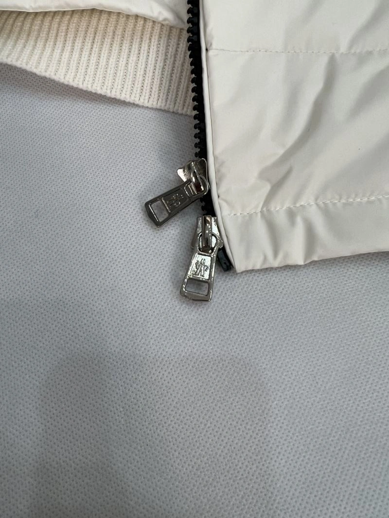 Moncler Down Jackets Durable 144111