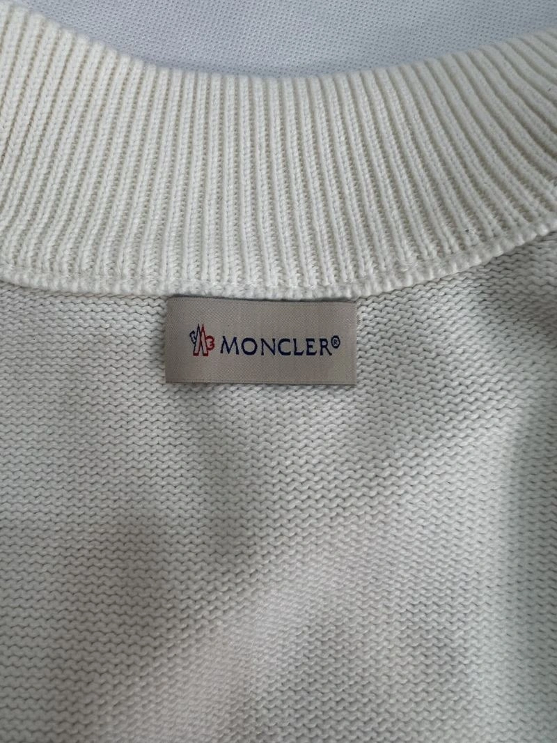 Moncler Down Jackets Durable 144111