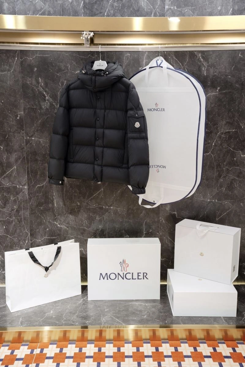 Attractive Moncler Down Jackets 144113