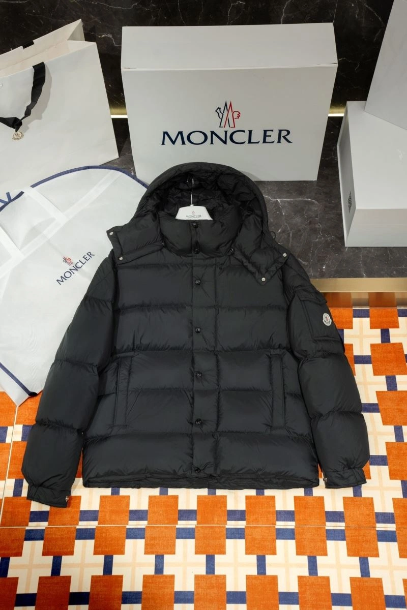 Attractive Moncler Down Jackets 144113
