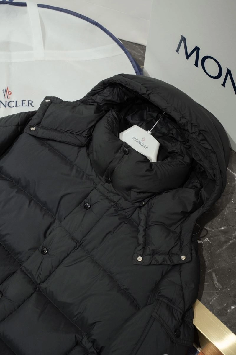Attractive Moncler Down Jackets 144113