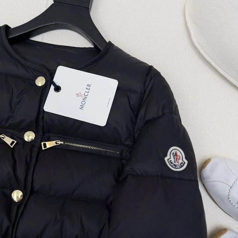 SmoothTexture Moncler Down Jackets 144099