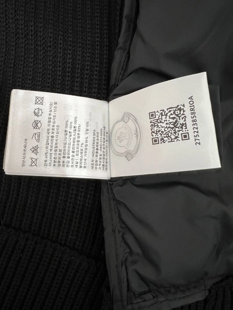 Moncler Down Jackets Modern 144114