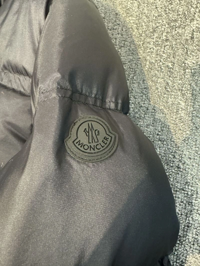 Moncler Down Jackets WellDesigned 144088