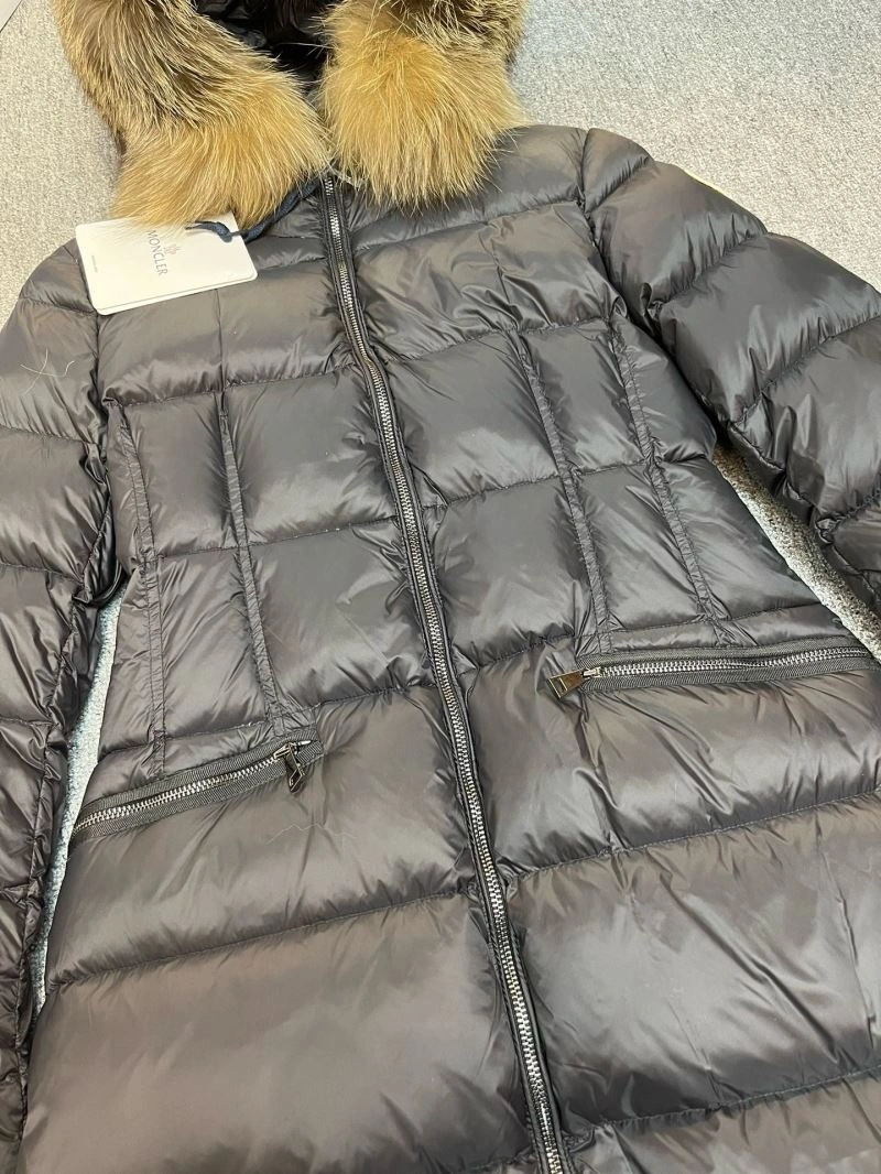 Moncler Down Jackets Sleek 144087