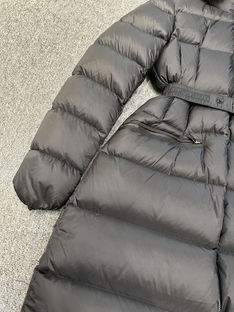 Moncler Down Jackets Sleek 144087