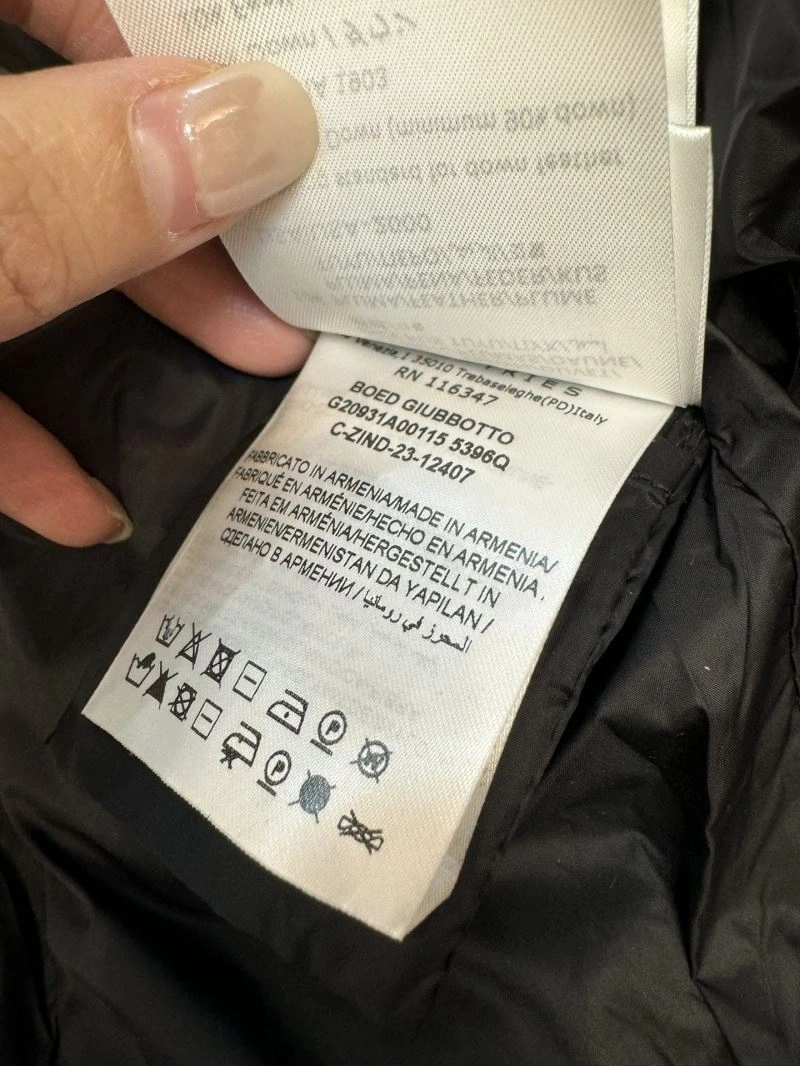 Moncler Down Jackets EasyMatch 144085