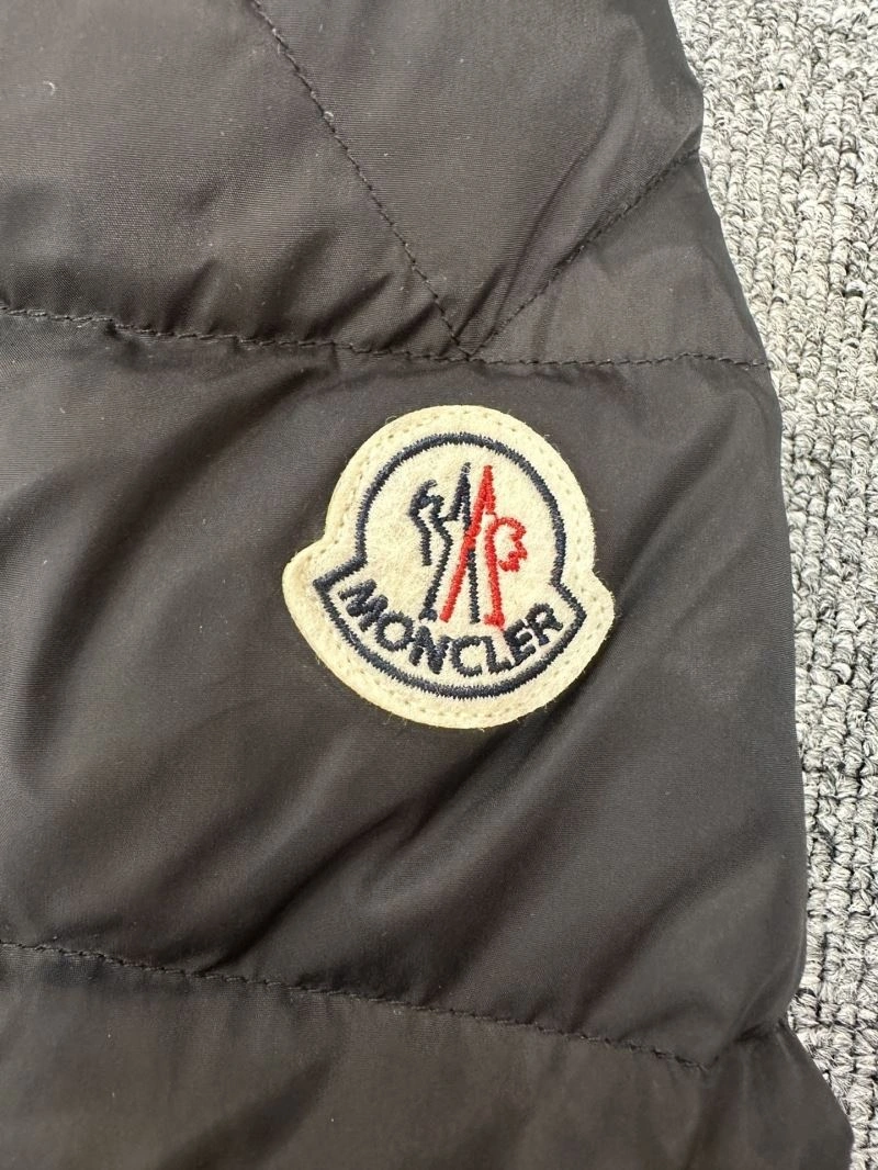 Moncler Down Jackets UrbanStyle 144071