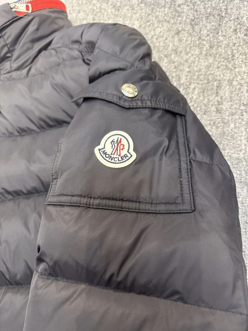Moncler Down Jackets UrbanStyle 144082