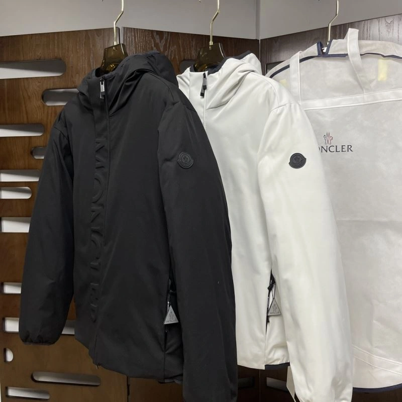Moncler Down Jackets UrbanStyle 144070
