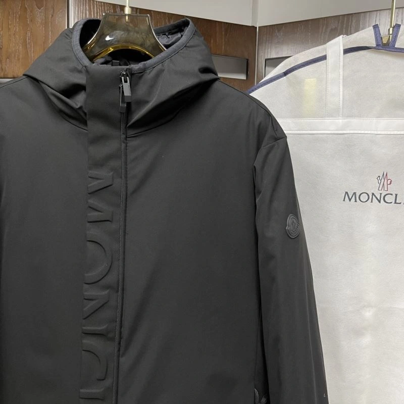 Moncler Down Jackets UrbanStyle 144070