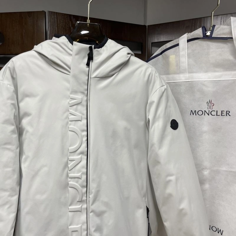 Moncler Down Jackets Bright 144067