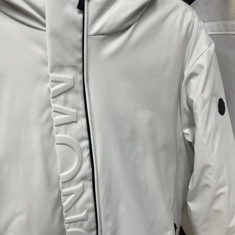Moncler Down Jackets Bright 144067