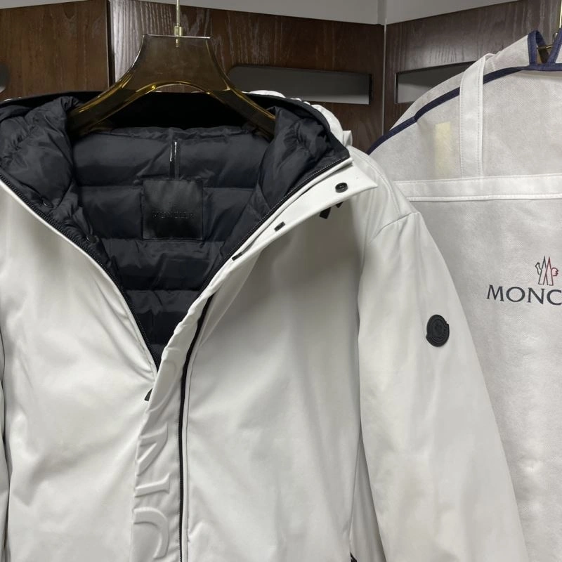 Moncler Down Jackets Bright 144067