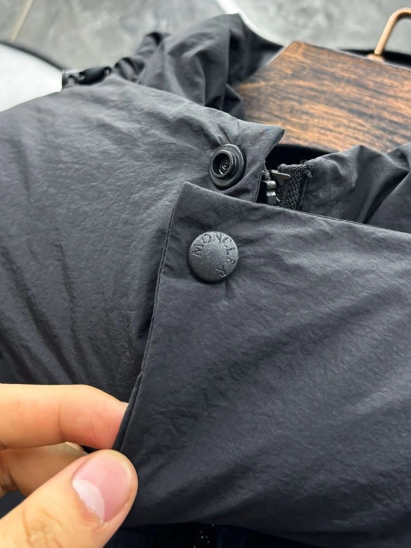Moncler Down Jackets MultiPurpose 144065