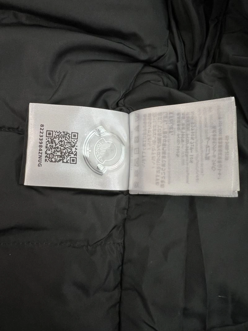 Moncler Down Jackets Youthful 144069