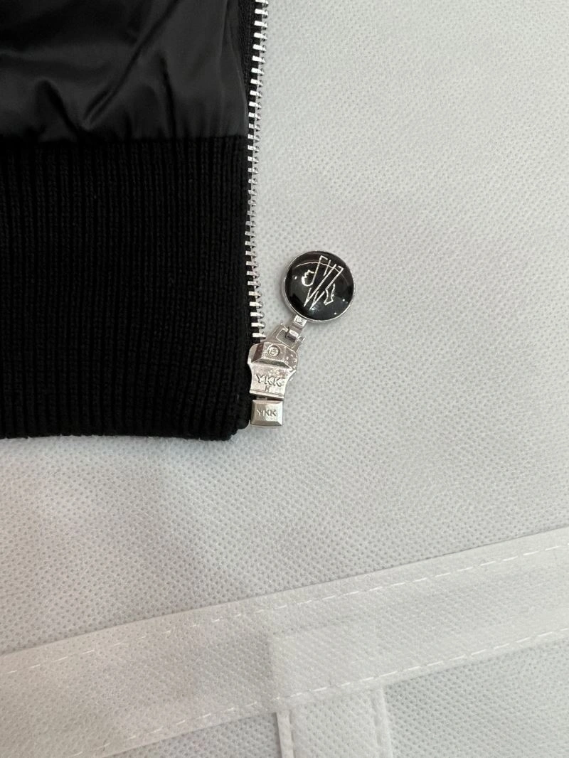 Moncler Down Jackets FreshLook 144055