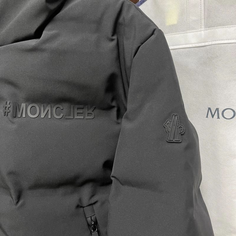 Moncler Down Jackets Practical 144047