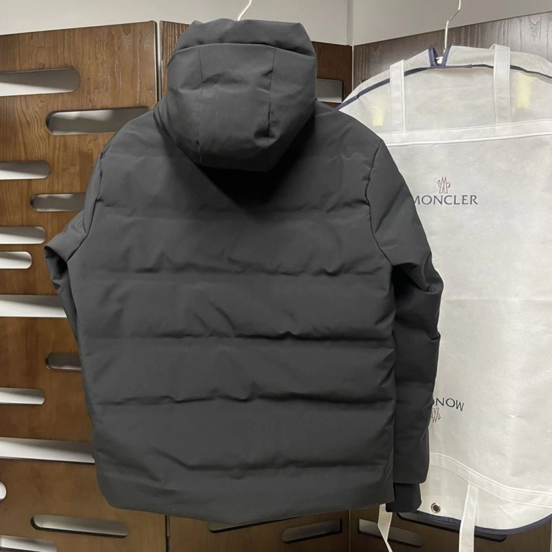 Moncler Down Jackets Practical 144047