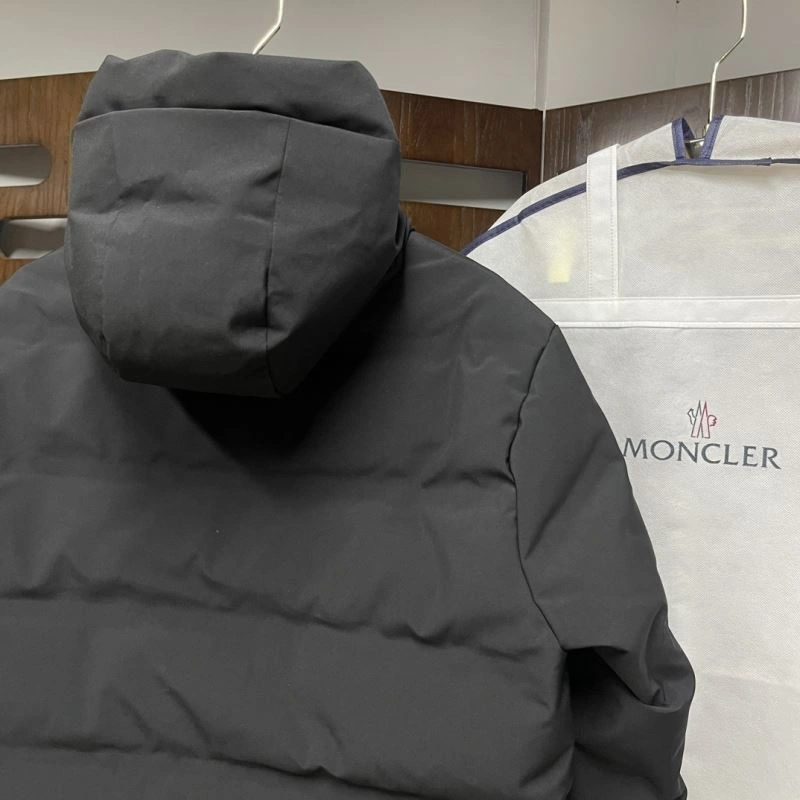 Moncler Down Jackets Practical 144047