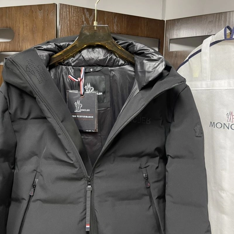 Moncler Down Jackets Practical 144047