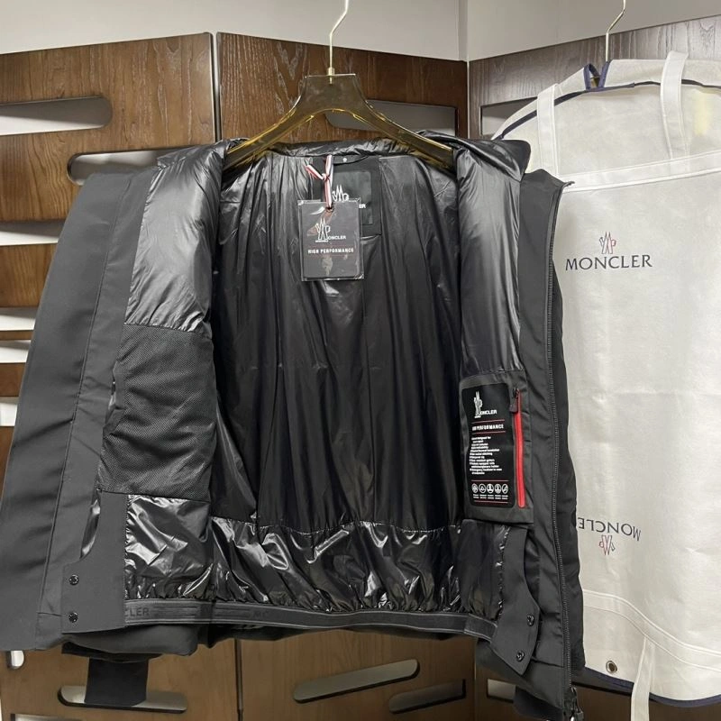 Moncler Down Jackets Practical 144047