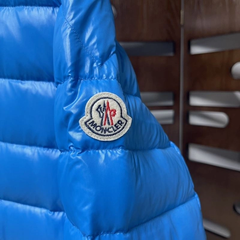 Elegant Moncler Down Jackets 144044