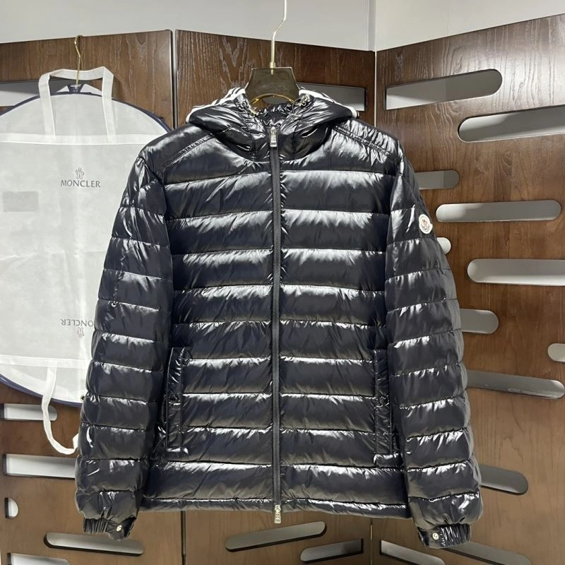 Moncler Down Jackets Youthful 144042
