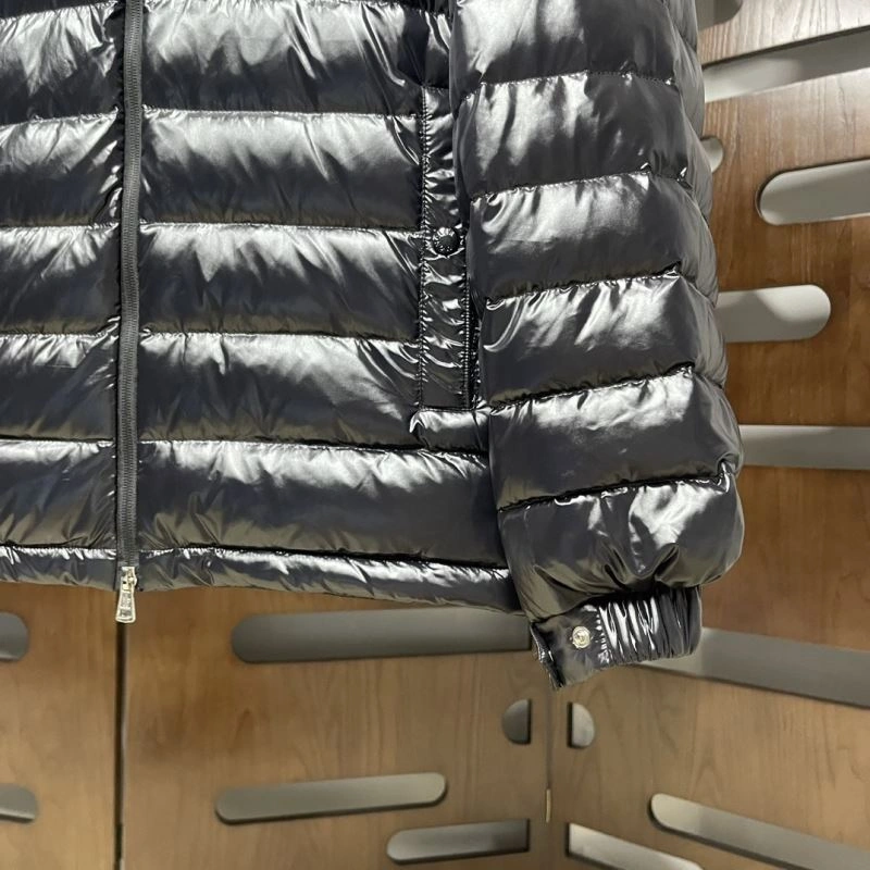 Moncler Down Jackets Youthful 144042