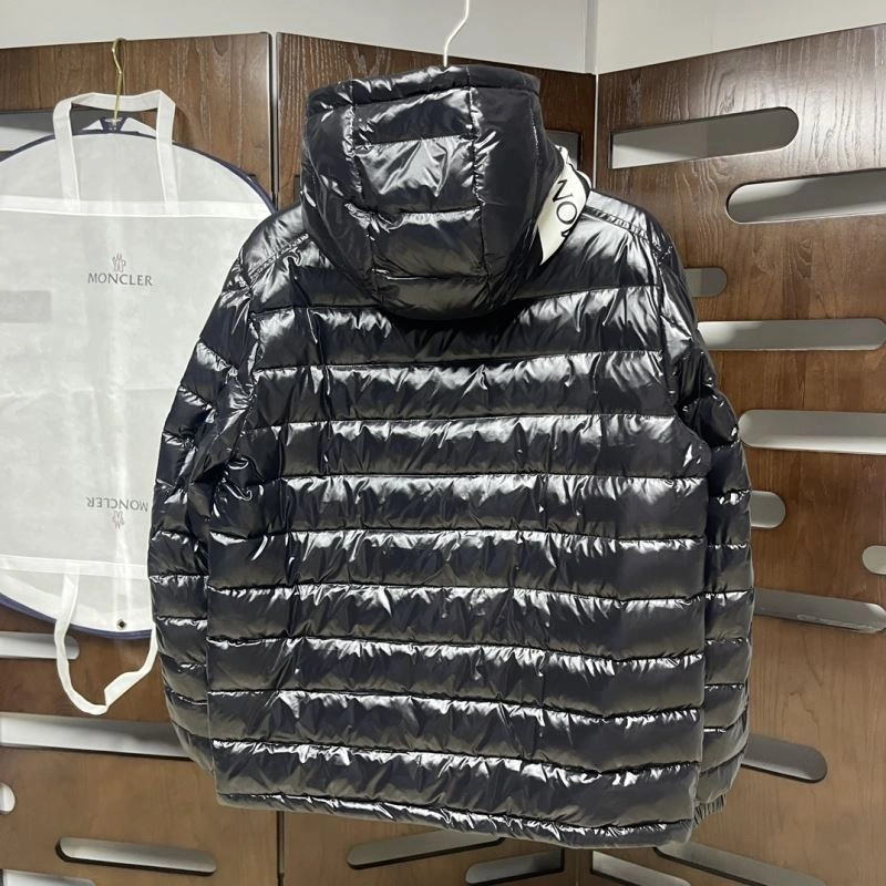 Moncler Down Jackets Youthful 144042