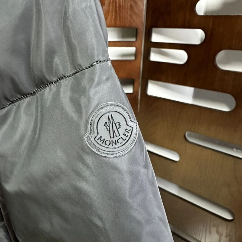 HighQuality Moncler Down Jackets 144038