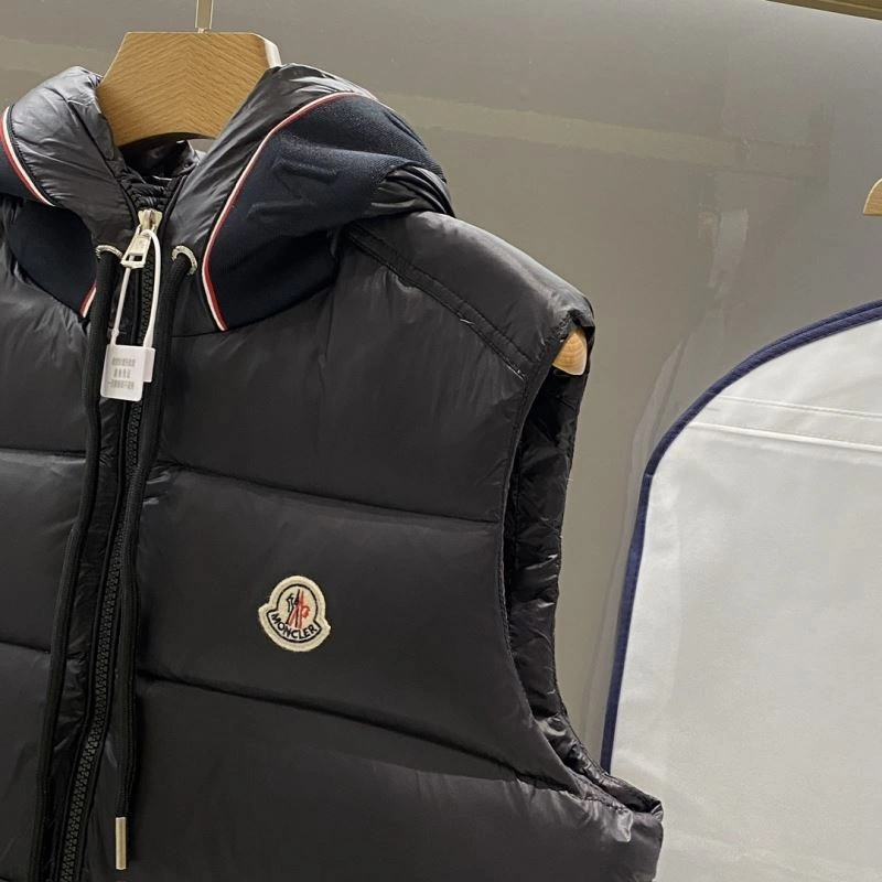 Moncler Down Jackets Bright 144024