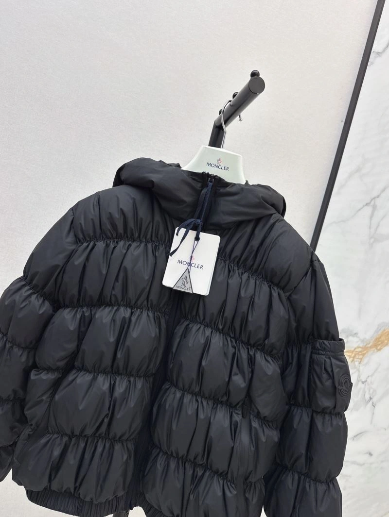 Moncler Down Jackets Original 144012