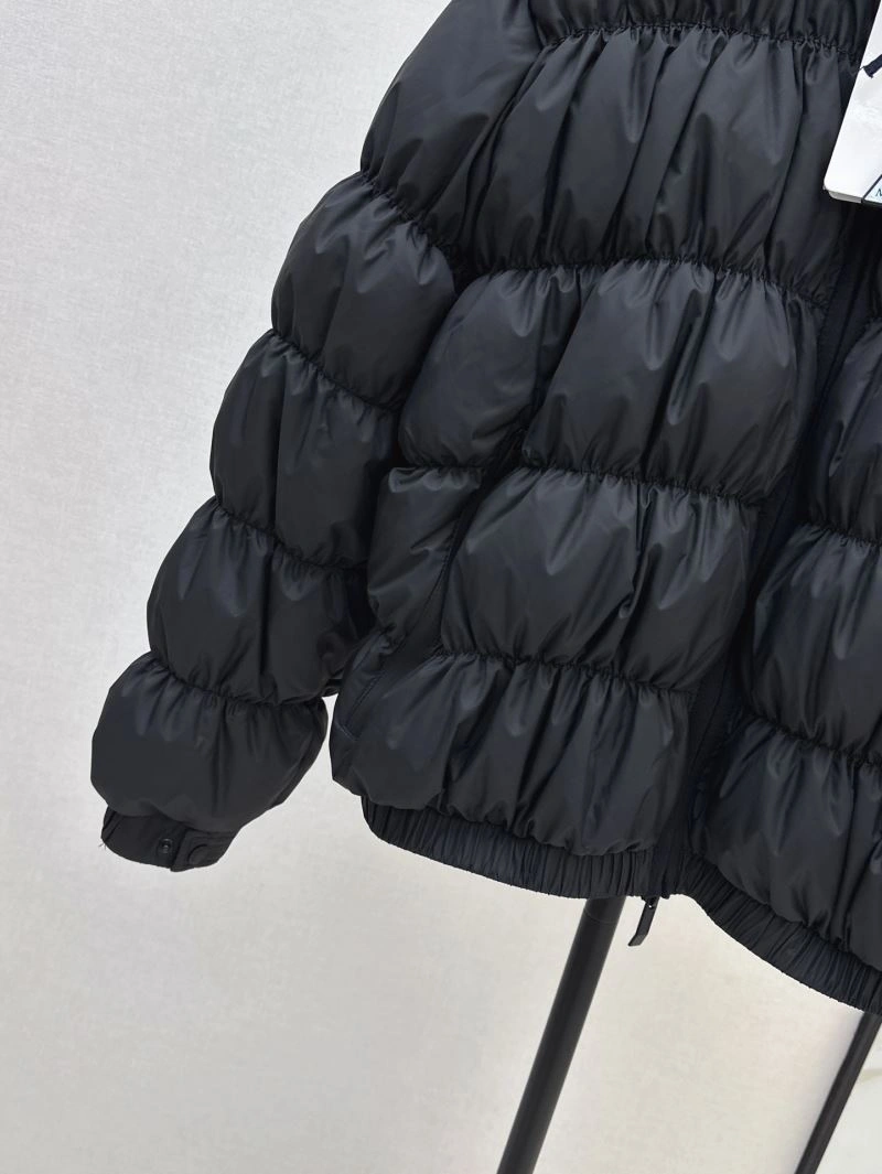 Moncler Down Jackets Original 144012