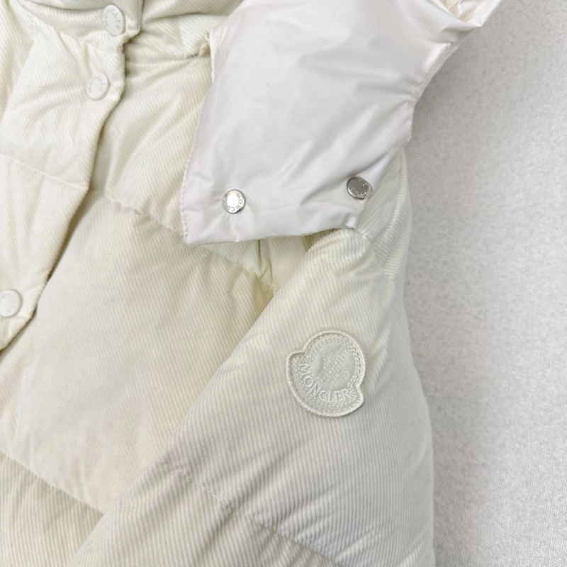 Sophisticated Moncler Down Jackets 144010