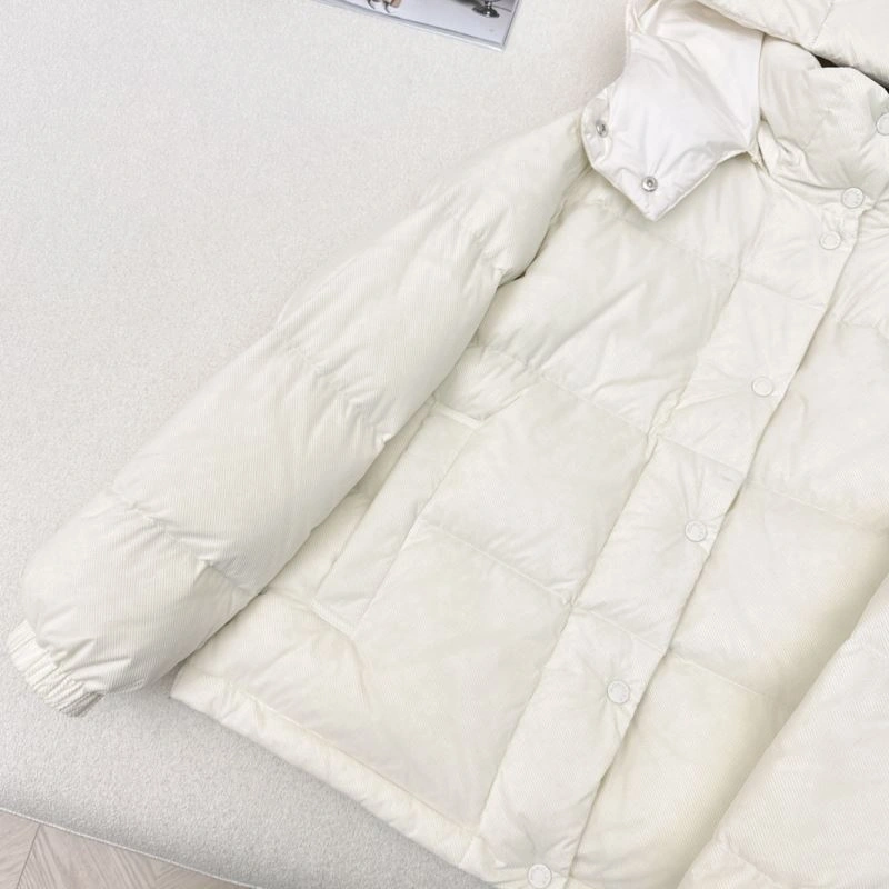 Sophisticated Moncler Down Jackets 144010
