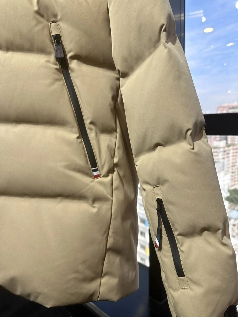Moncler Down Jackets Fashionable 144025