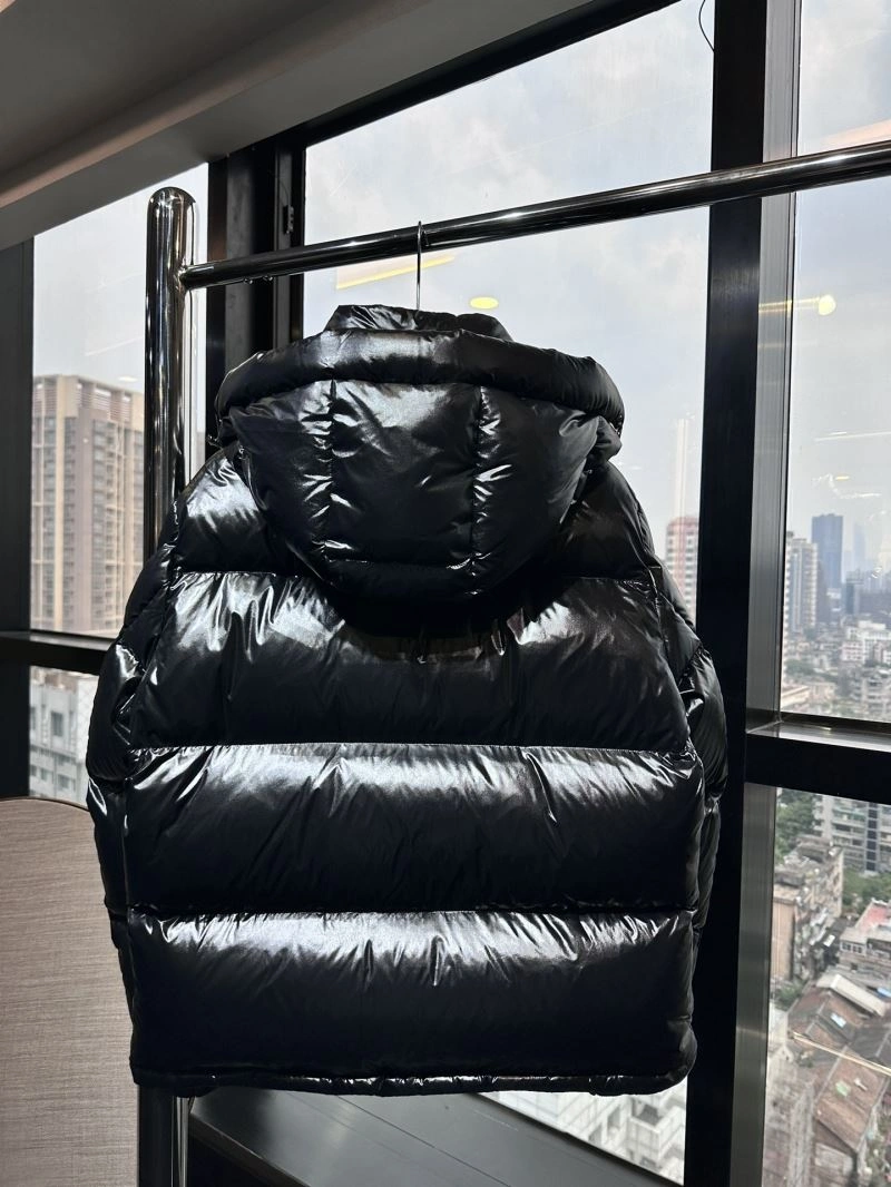 Moncler Down Jackets DailyWear 144004