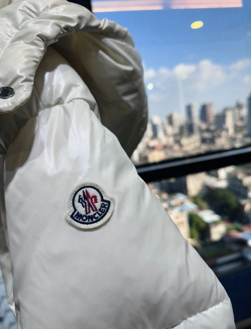 Moncler Down Jackets Seasonal 144030