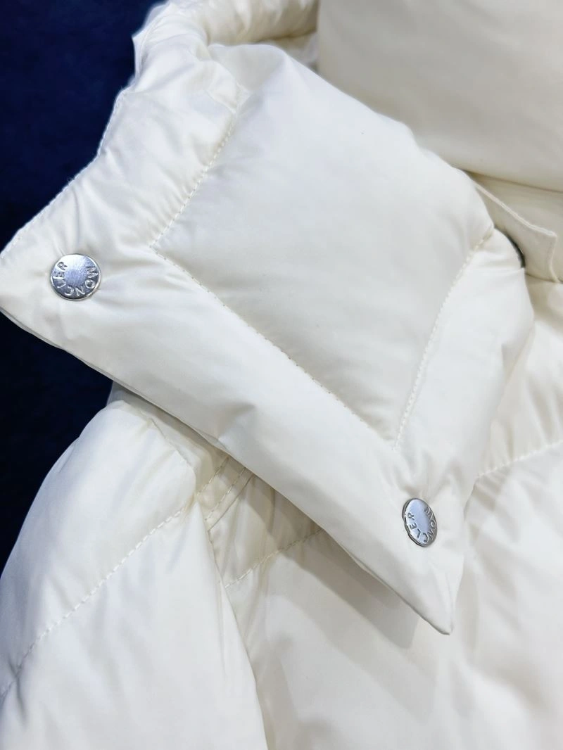 Moncler Down Jackets Versatile 144020