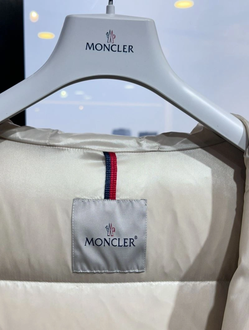 Moncler Down Jackets Sustainable 143998
